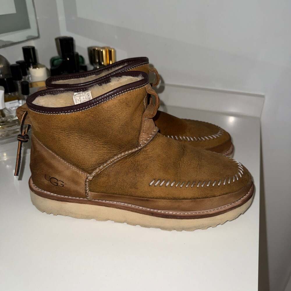 UGG Men's Campfire Pull-On Bomber Boot Chestnut Leather Sheepskin